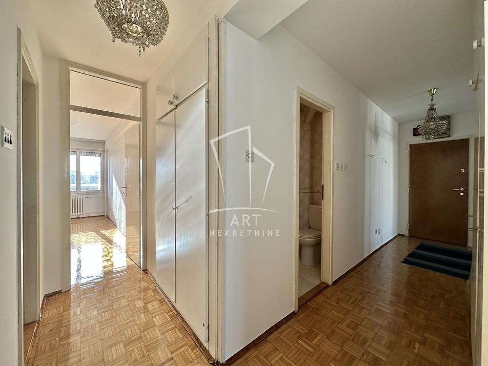 Slika 9 - Bulevar Zorana Đinđića, Trosoban stan na prodaju, 83m2, 310.000€