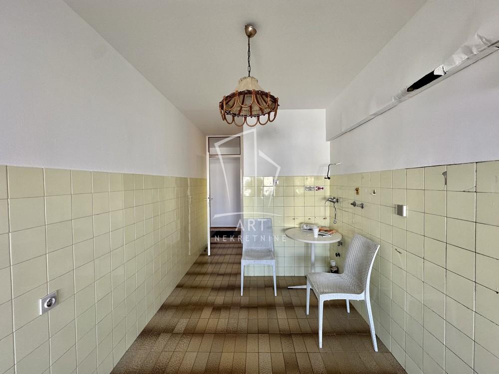 Slika 10 - Bulevar Zorana Đinđića, Trosoban stan na prodaju, 83m2, 310.000€