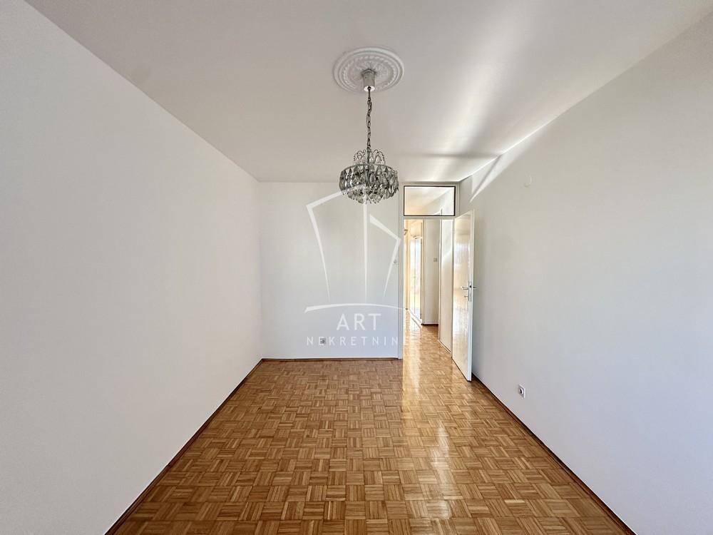 Slika 8 - Bulevar Zorana Đinđića, Trosoban stan na prodaju, 83m2, 310.000€