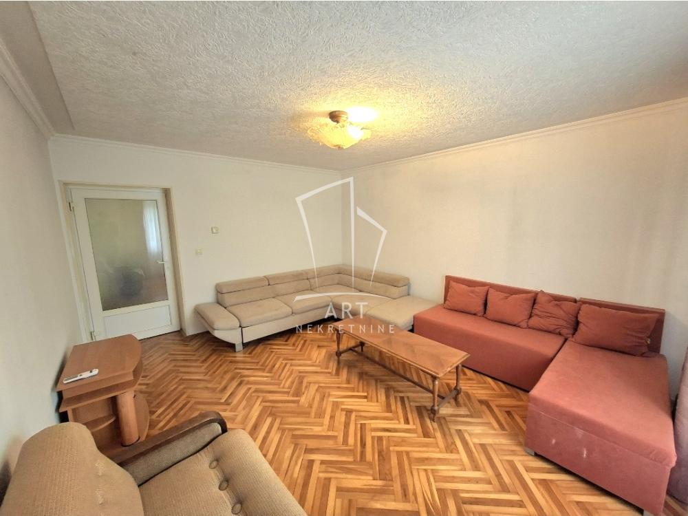 Slika 1 - Zvezdarskih jelki, Dvoiposoban stan za izdavanje, 64m2, 500€