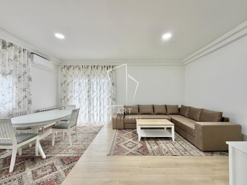 Slika 2 - Slavka Ćuruvije, Dvosoban stan za izdavanje, 94m2, 1.100€