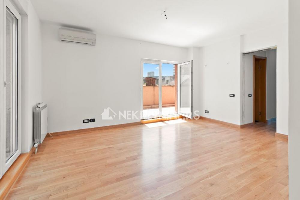 Slika 4 - Lomina, Trosoban stan za izdavanje, 128m2, 1.000€