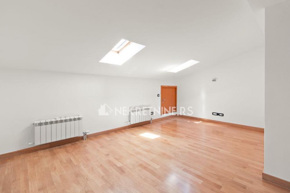 Slika 2 - Lomina, Trosoban stan za izdavanje, 128m2, 1.000€