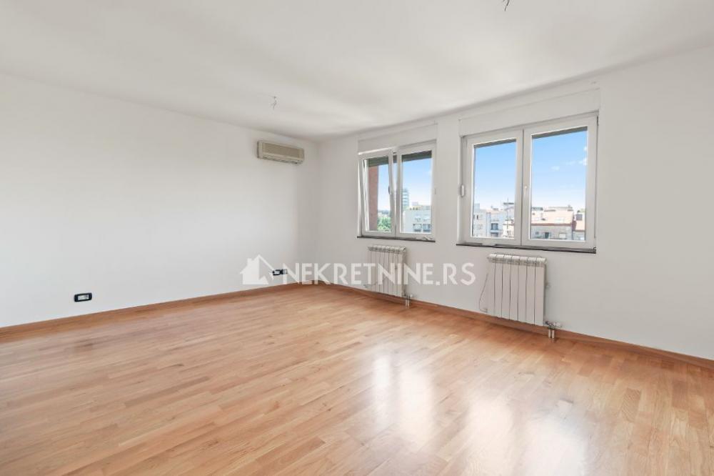 Slika 1 - Lomina, Trosoban stan za izdavanje, 128m2, 1.000€