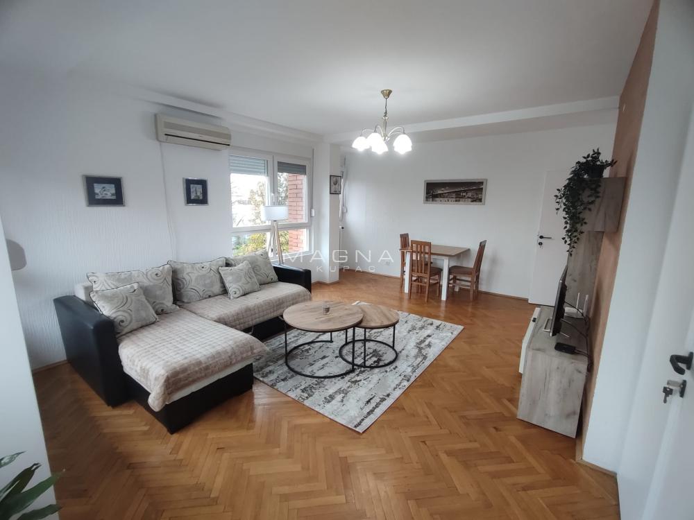 Slika 1 - Pariske komune, Dvoiposoban stan za izdavanje, 65m2, 700€