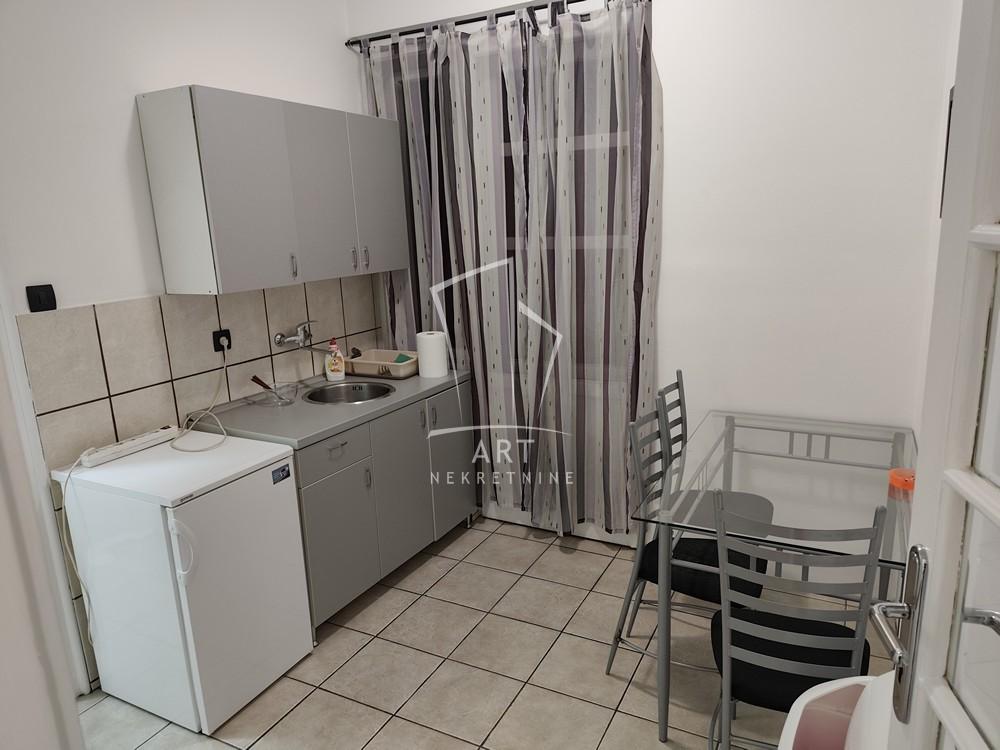 Slika 6 - Milovana Milovanovića,  Lokal za izdavanje, 72m2, 1.000€