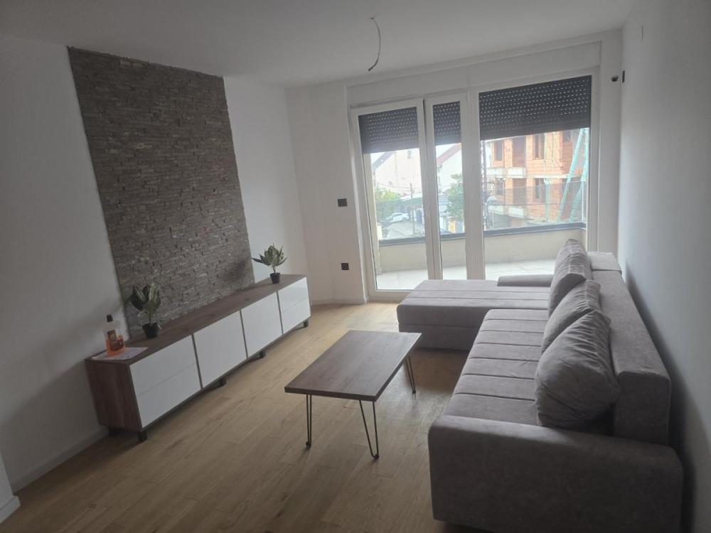 Slika 1 - Trosoban stan za izdavanje, 73m2, 800€