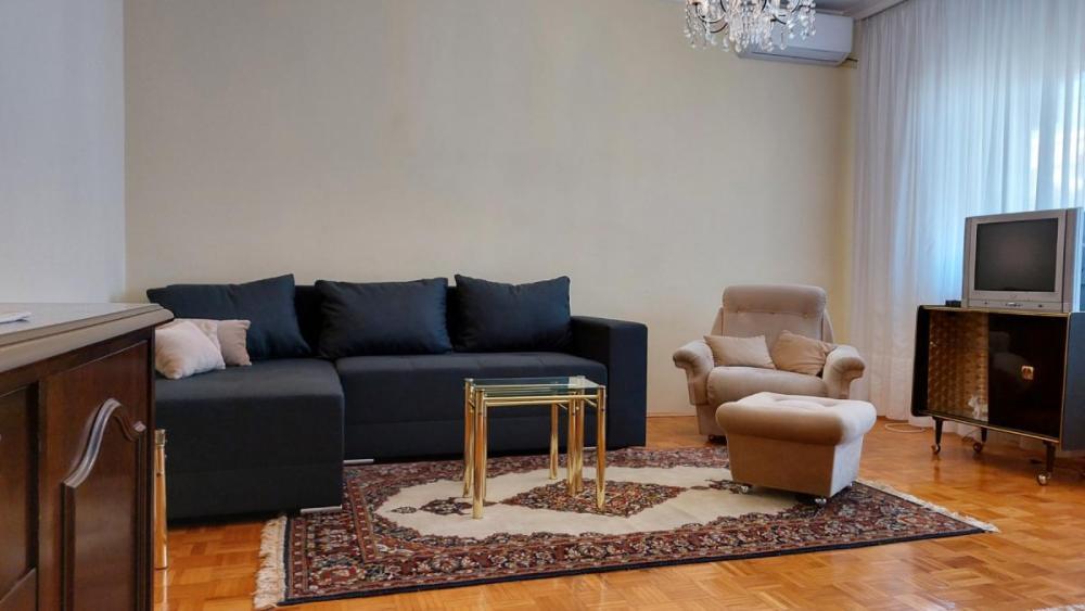 Glavna slika -Trosoban stan za izdavanje, 80m2, 750€