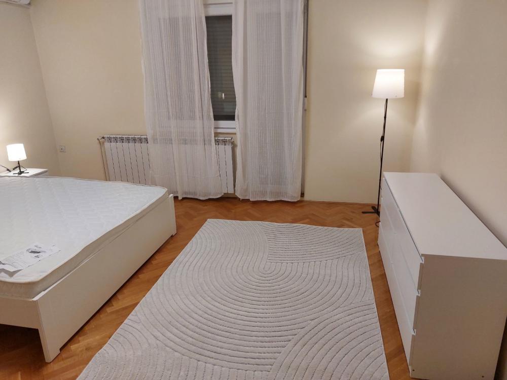 Slika 6 - Tomazeova, Trosoban stan za izdavanje, 100m2, 1.000€