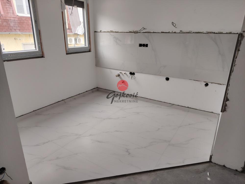 Slika 2 - Vitezova Karađorđeve Zvezde, Dvoiposoban stan na prodaju, 53m2, 120.770€