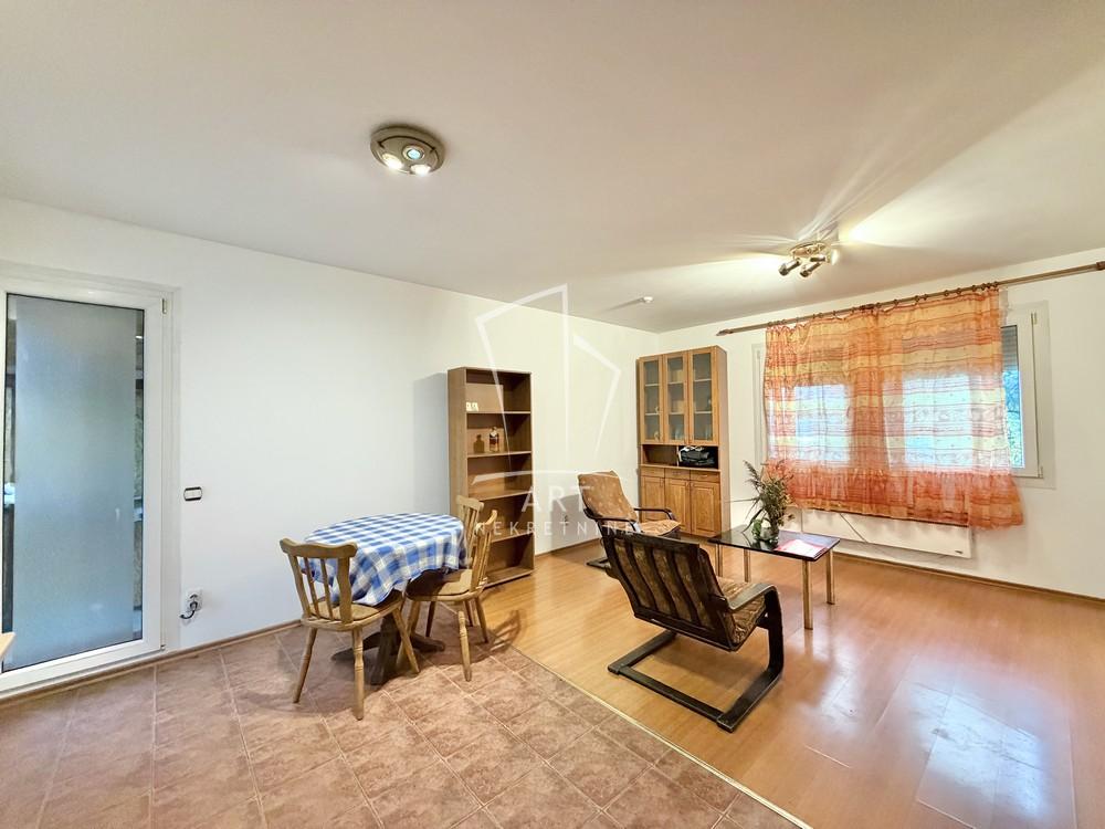 Slika 4 - Nebojše Popovića,  Kuća na prodaju, 71m2, 89.400€