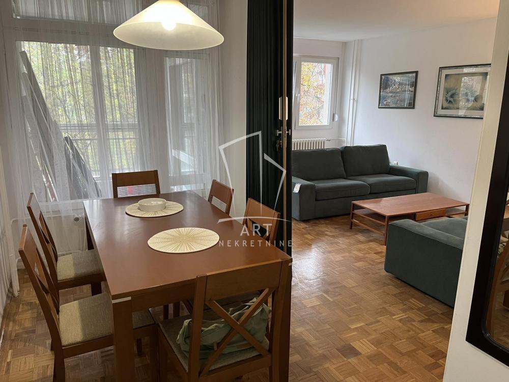 Slika 4 - Bulevar oslobođenja, Trosoban stan za izdavanje, 77m2, 750€