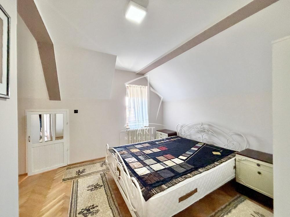 Slika 11 - Rastislava Marića, Petosoban stan za izdavanje, 200m2, 950€