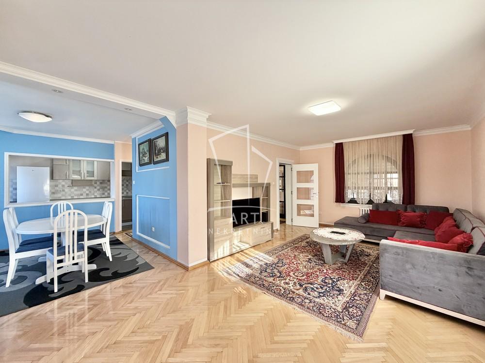 Slika 1 - Rastislava Marića, Petosoban stan za izdavanje, 200m2, 950€