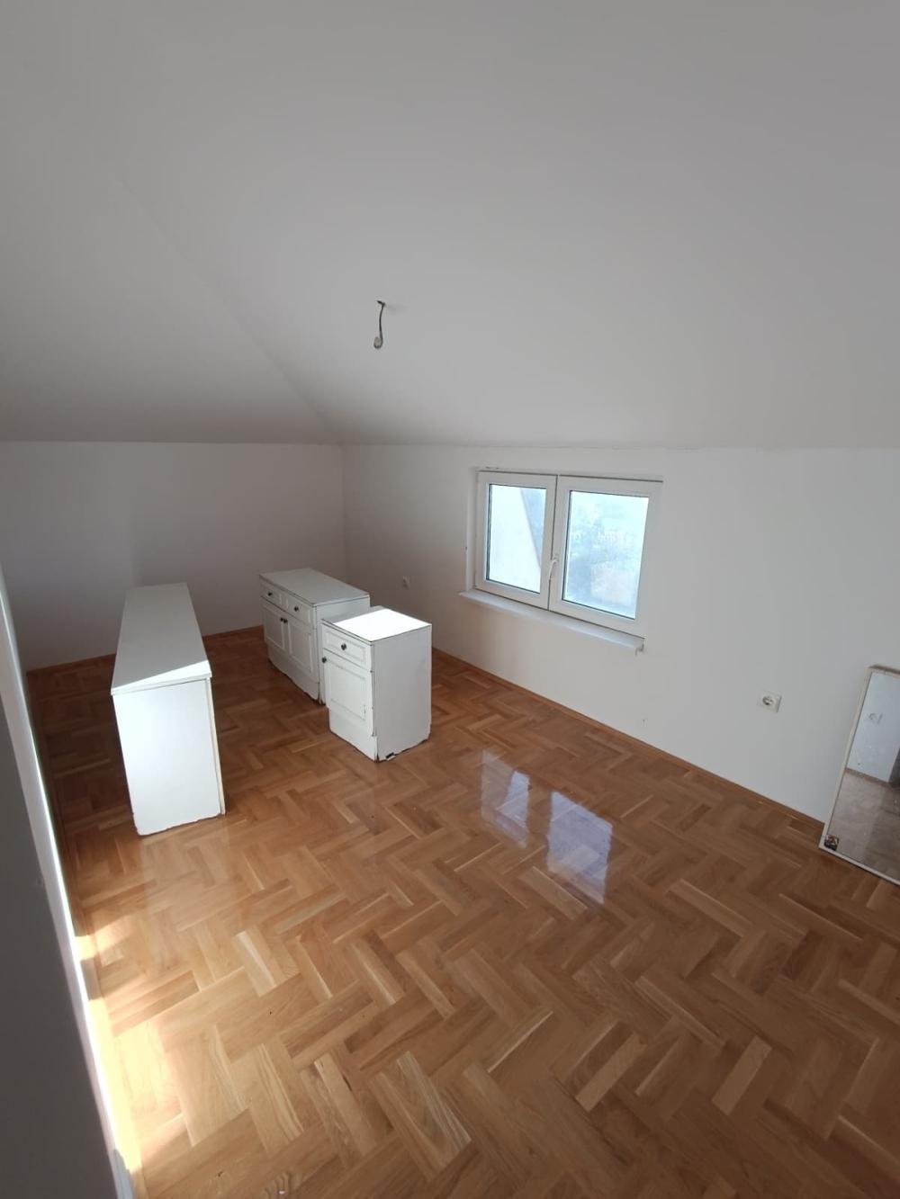 Glavna slika -U blizini Pravnog fakulteta, Dvoiposoban stan na prodaju, 54.13m2, 89.595€