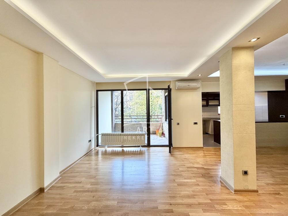 Slika 1 - Jasenova, Dvoiposoban stan na prodaju, 65m2, 205.000€