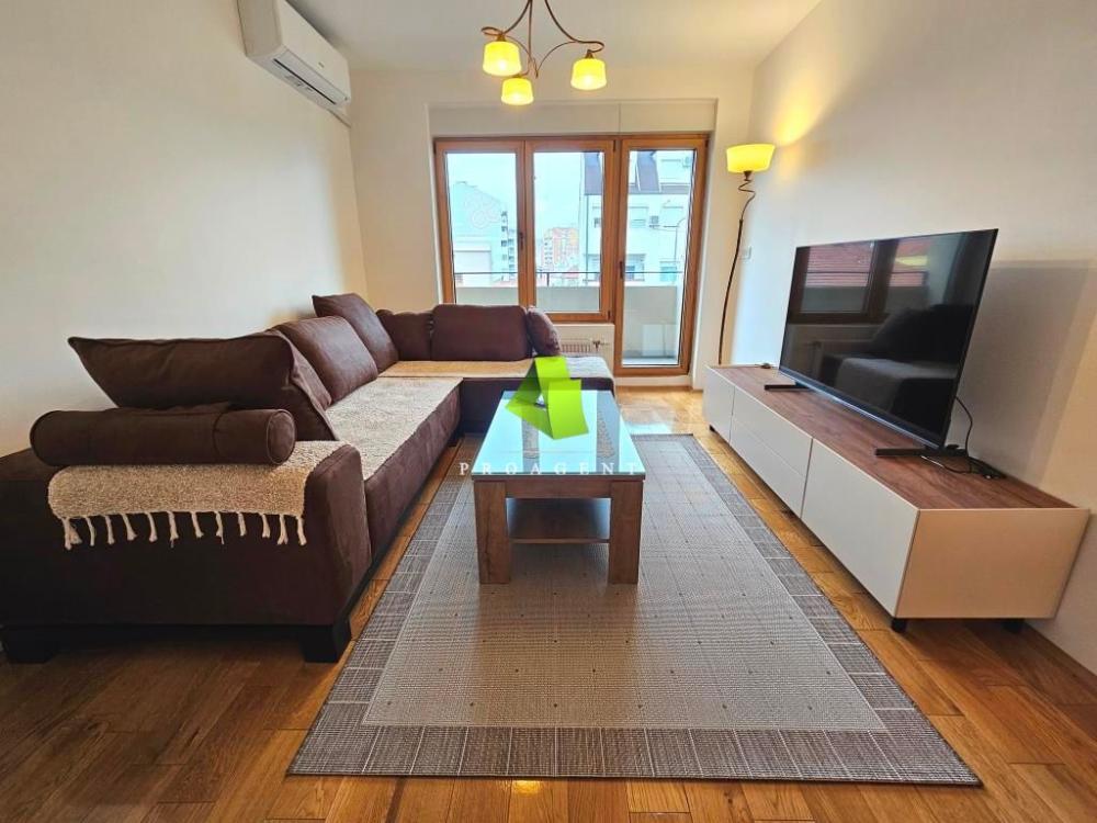 Glavna slika -Jednoiposoban stan za izdavanje, 54m2, 450€