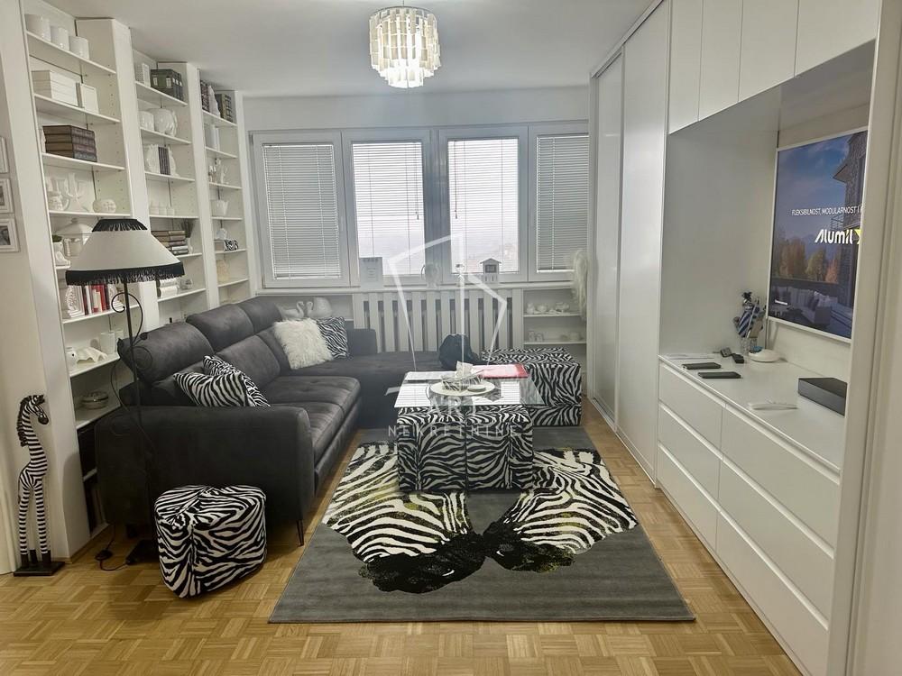 Slika 2 - Patrijarha Joanikija, Trosoban stan za izdavanje, 91m2, 850€