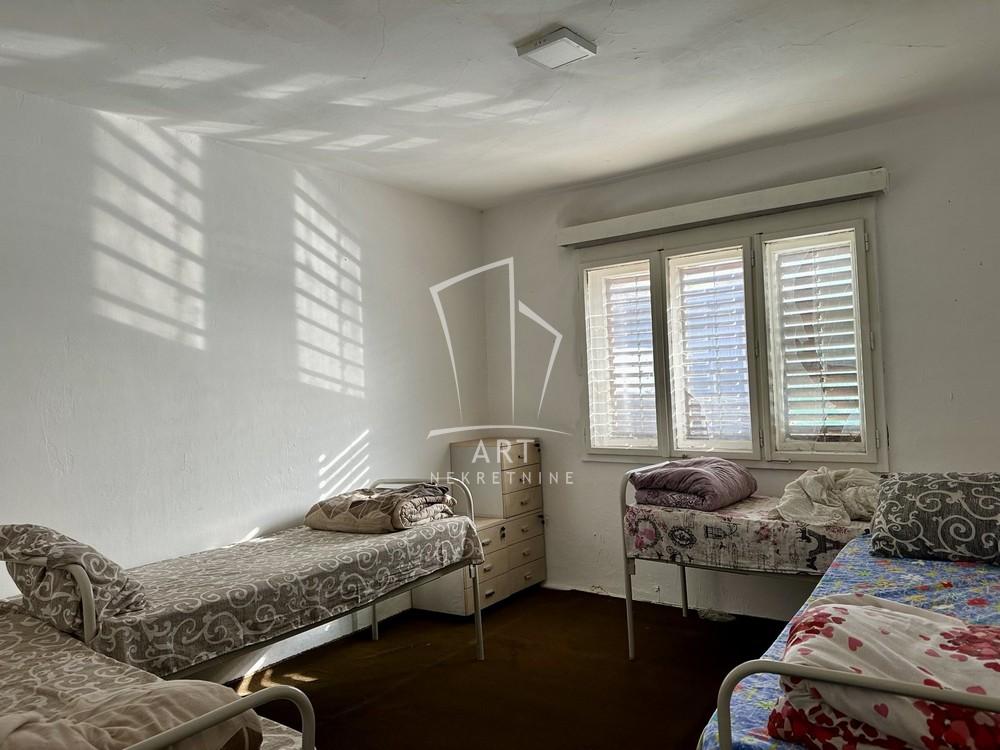 Slika 5 - 1. maja, Kuća za izdavanje, 97m2, 1.500€