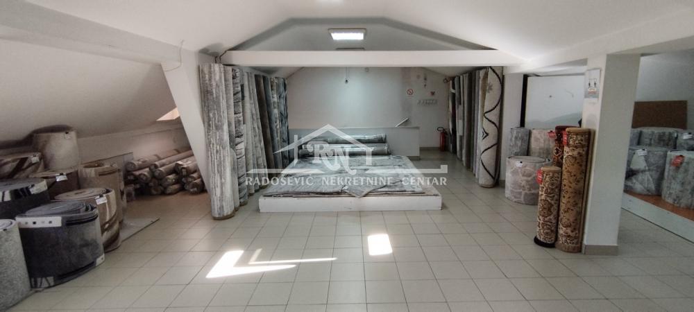 Slika 2 - Trg Branka Radičevića,  Lokal za izdavanje, 151m2, 2.400€