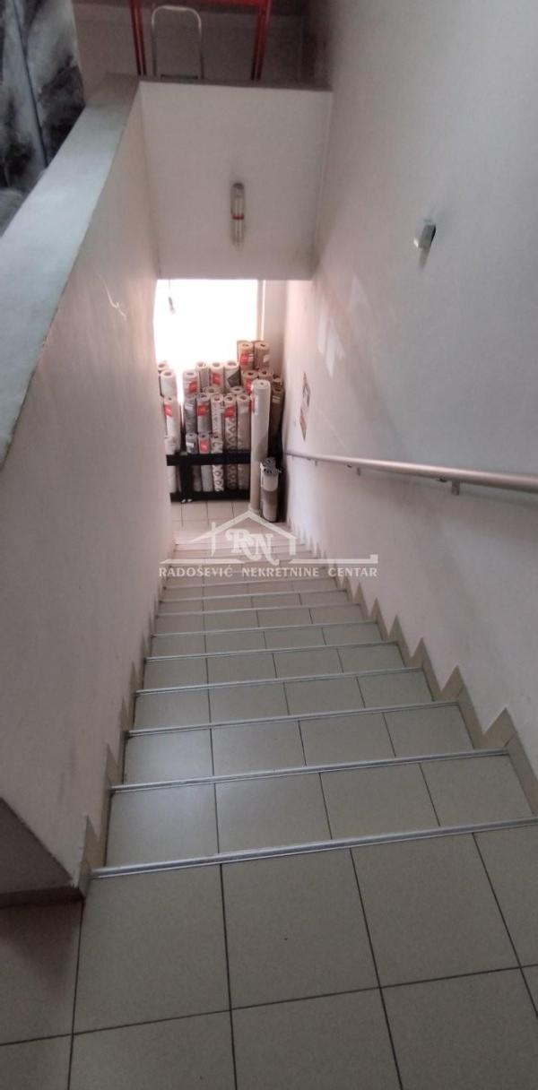 Slika 3 - Trg Branka Radičevića,  Lokal za izdavanje, 151m2, 2.400€