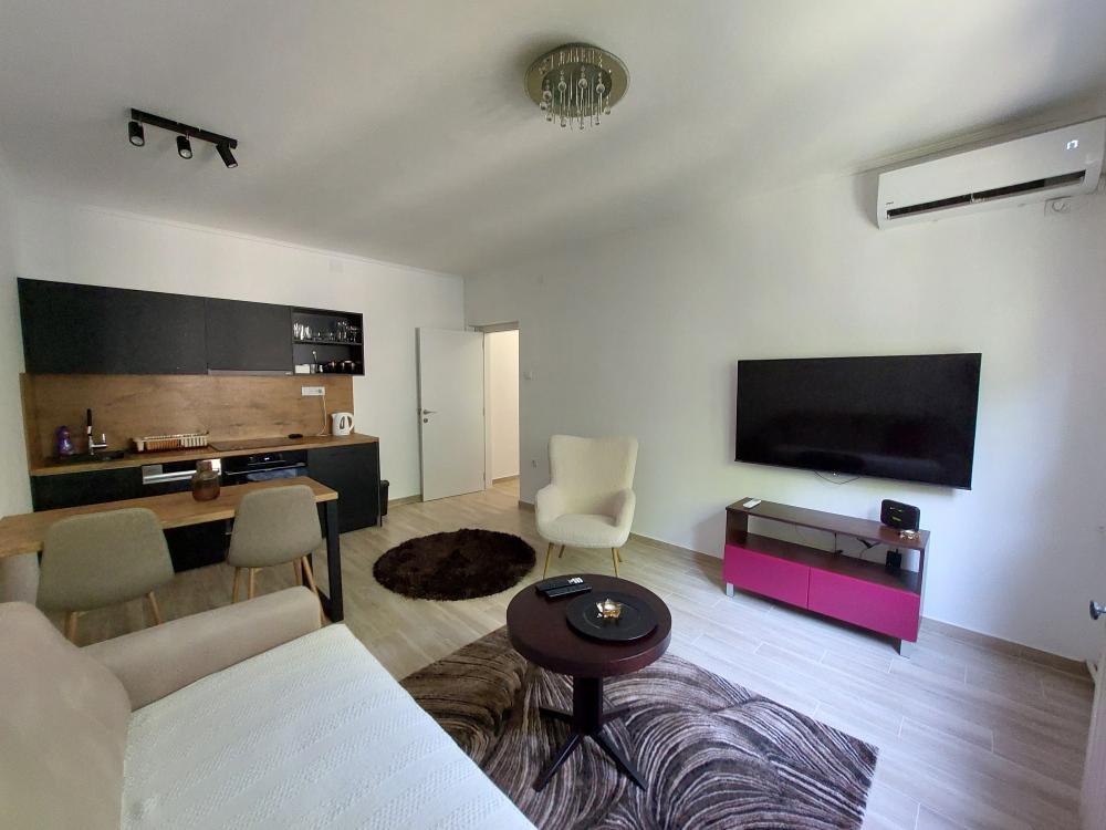 Glavna slika - Stan za izdavanje, 46m2, 300€