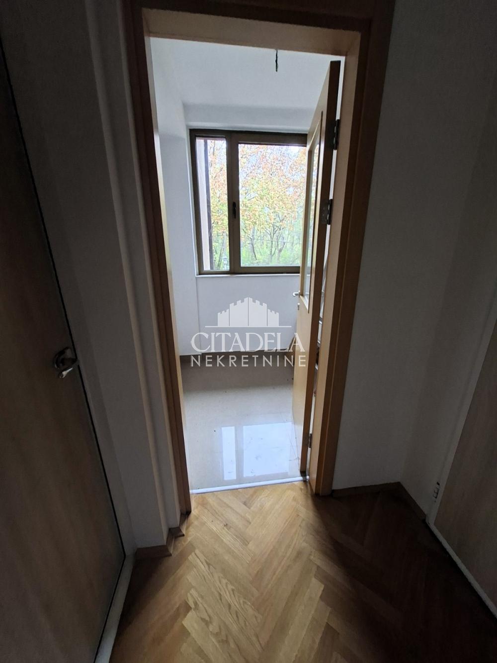 Slika 11 - Bulevar oslobođenja, Petosoban stan na prodaju, 134m2, 385.000€