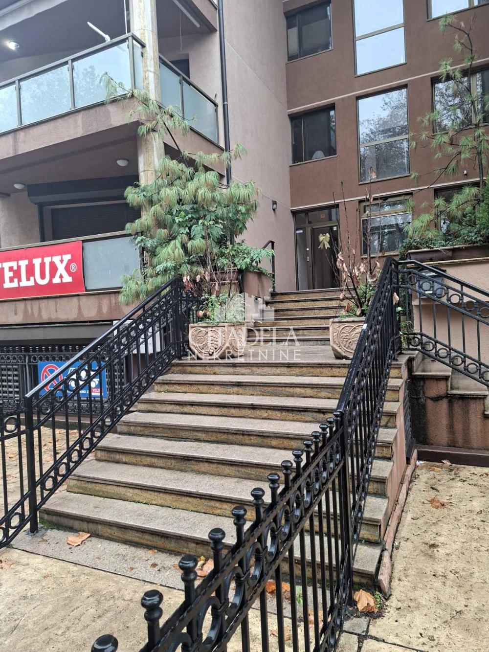 Slika 2 - Bulevar oslobođenja, Petosoban stan na prodaju, 134m2, 385.000€