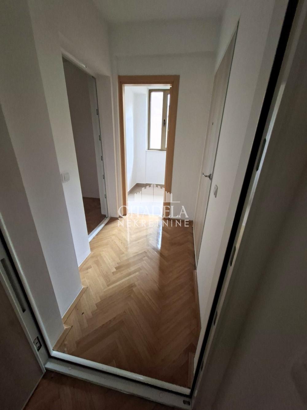 Slika 9 - Bulevar oslobođenja, Petosoban stan na prodaju, 134m2, 385.000€