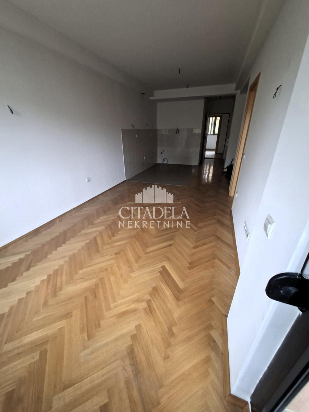 Slika 6 - Bulevar oslobođenja, Petosoban stan na prodaju, 134m2, 385.000€