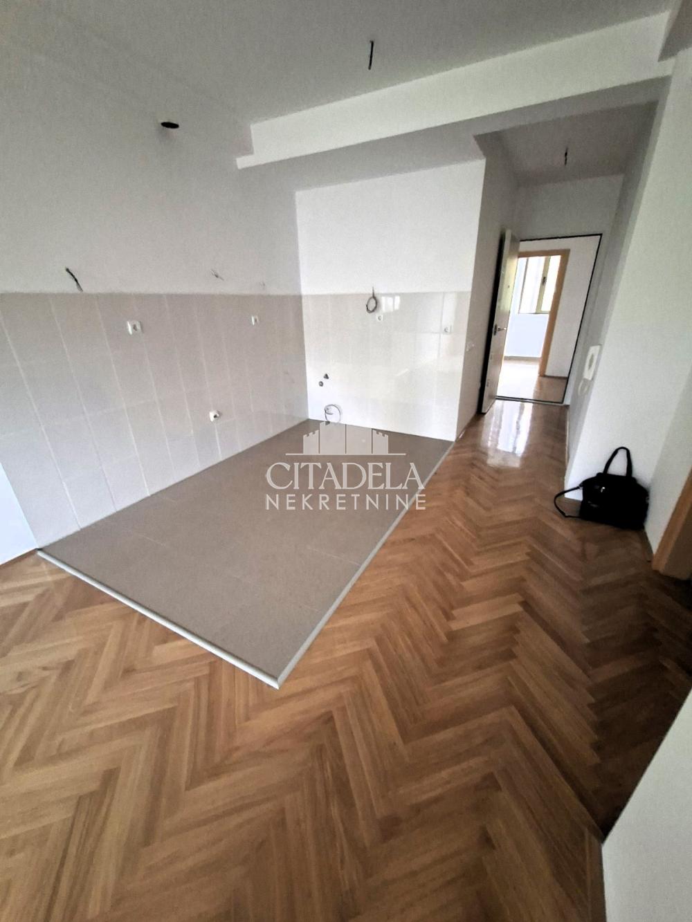 Slika 7 - Bulevar oslobođenja, Petosoban stan na prodaju, 134m2, 385.000€