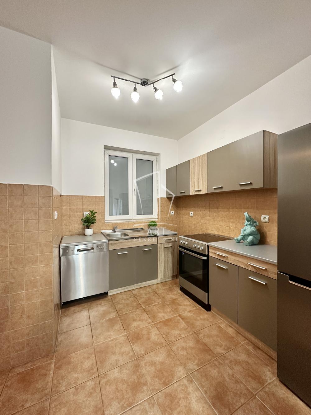 Slika 10 - Vojvode Dobrnjca, Trosoban stan za izdavanje, 93m2, 1.200€