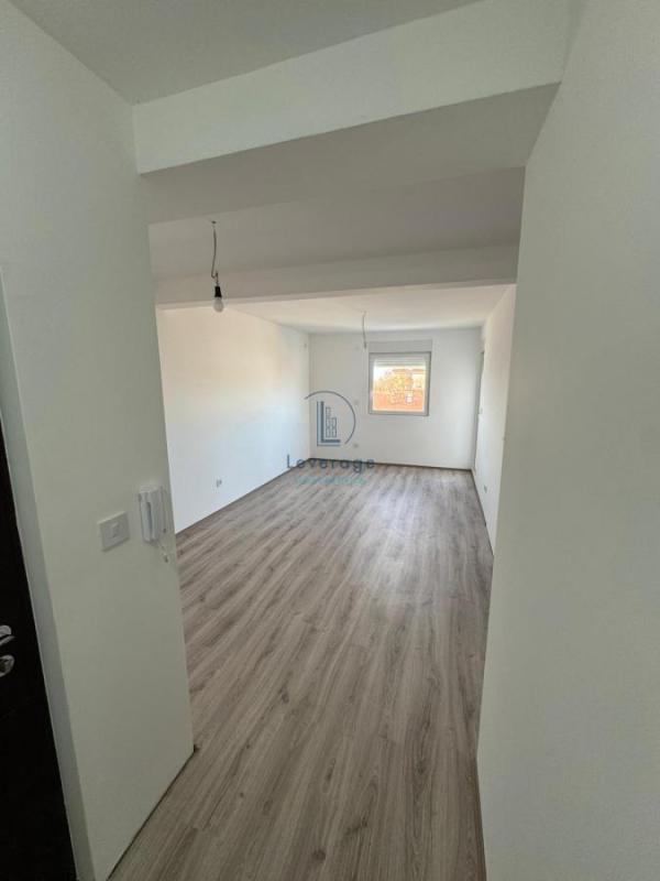 Slika 2 - JNA, Dvoiposoban stan na prodaju, 45m2, 80.000€