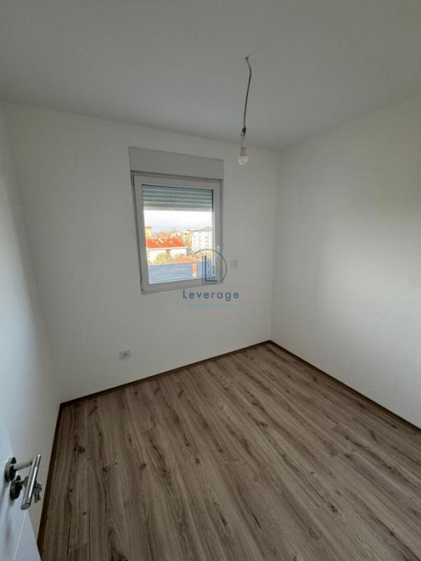 Slika 4 - JNA, Dvoiposoban stan na prodaju, 45m2, 80.000€