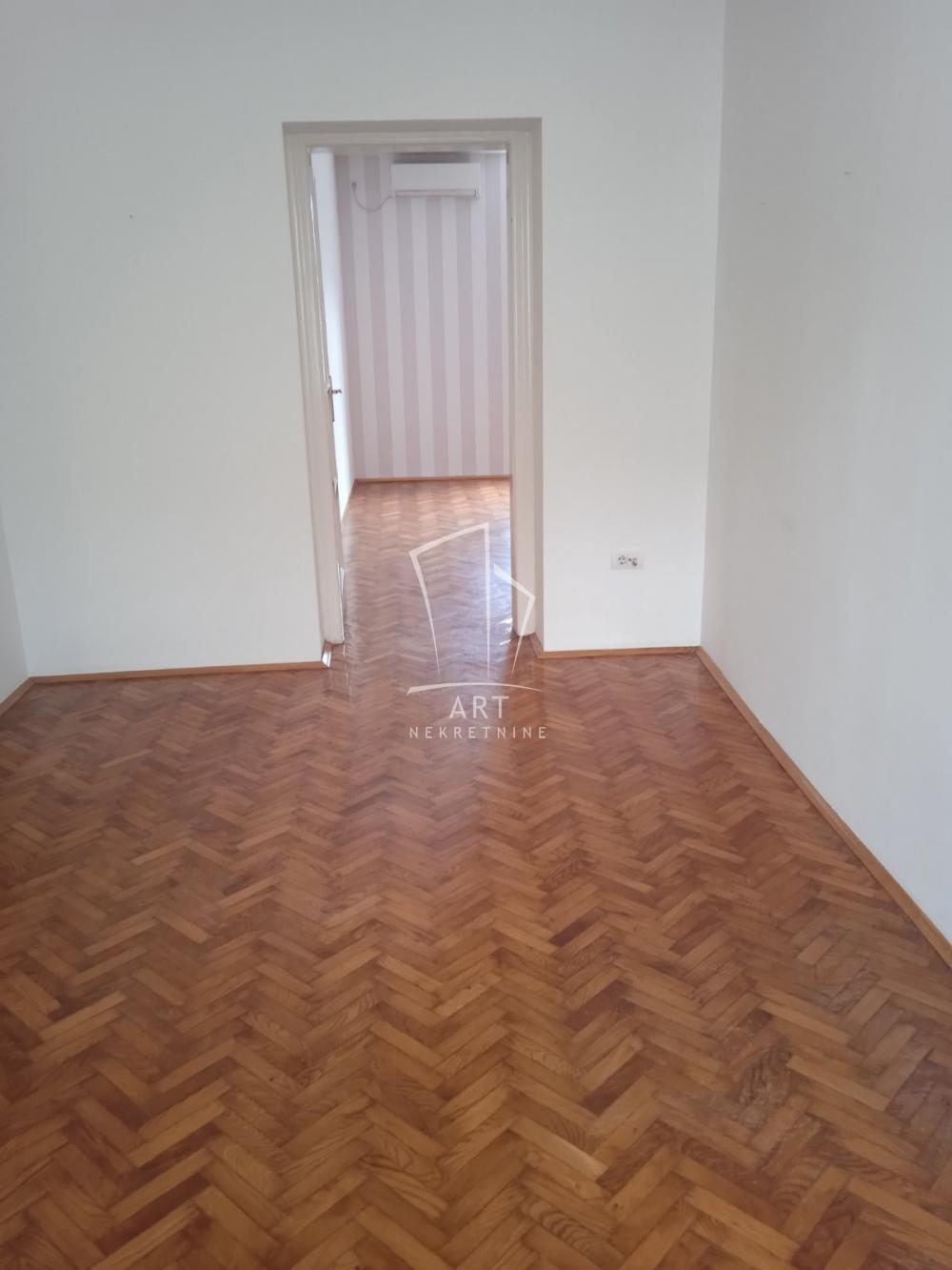 Slika 2 - Bulevar kneza Aleksandra Karađorđevića,  Lokal za izdavanje, 44m2, 700€