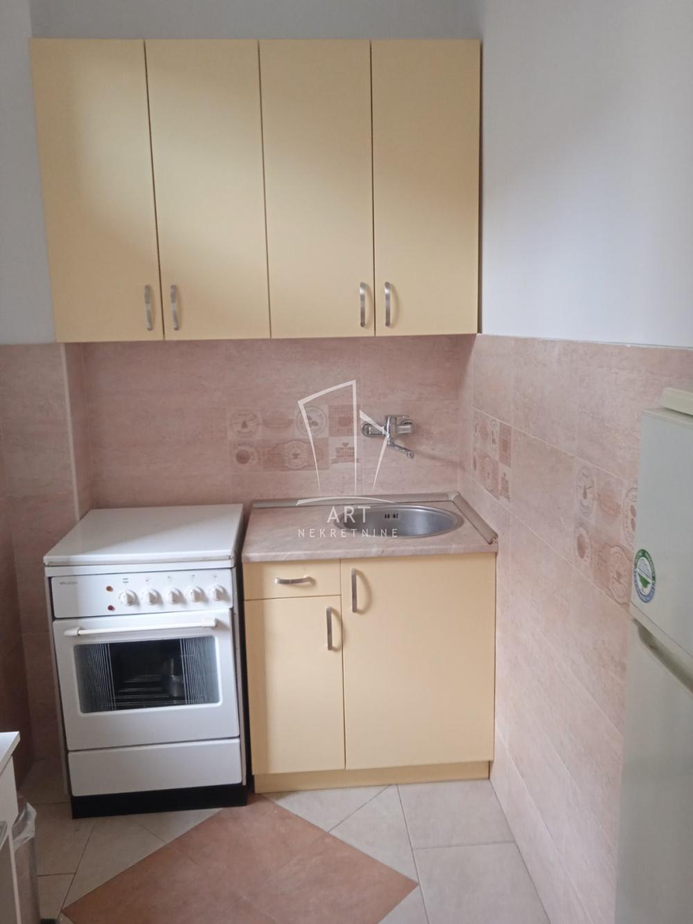 Slika 7 - Bulevar kneza Aleksandra Karađorđevića,  Lokal za izdavanje, 44m2, 700€