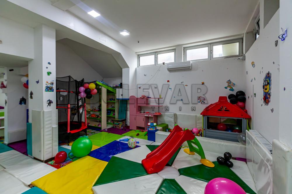 Slika 3 - Vojvode Vuka,  Lokal na prodaju, 140m2, 260.000€