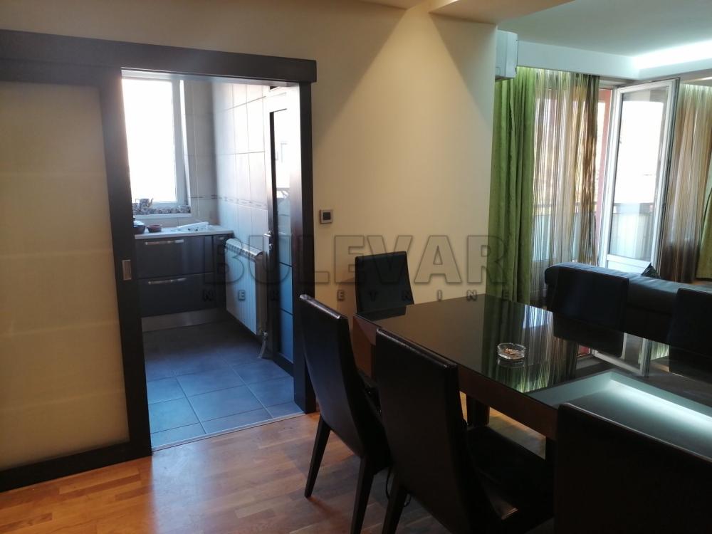 Slika 1 - Milana Rakića, Četvorosoban stan za izdavanje, 150m2, 900€