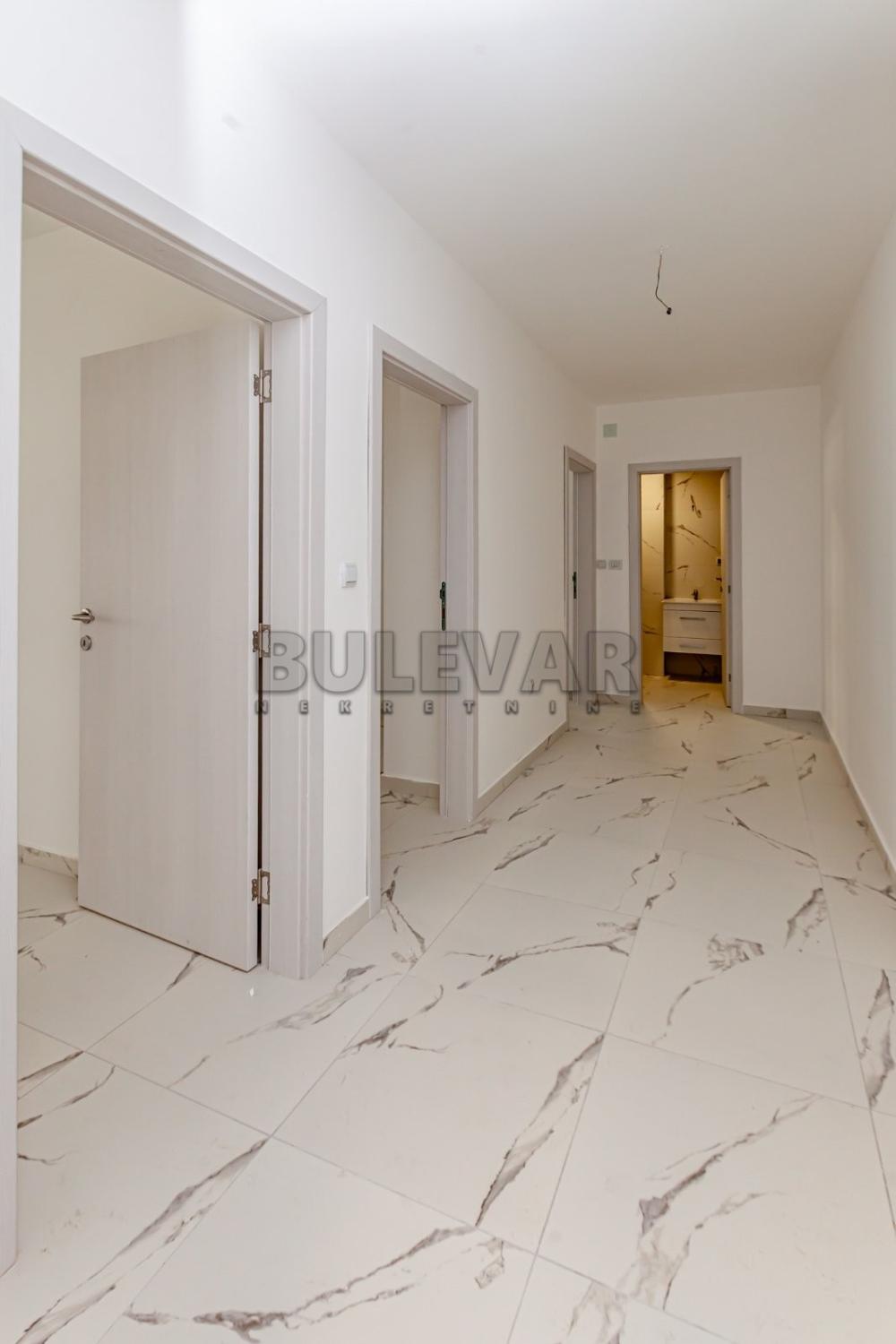 Slika 3 - Vase Pelagića, Dvoiposoban stan na prodaju, 73m2, 145.000€
