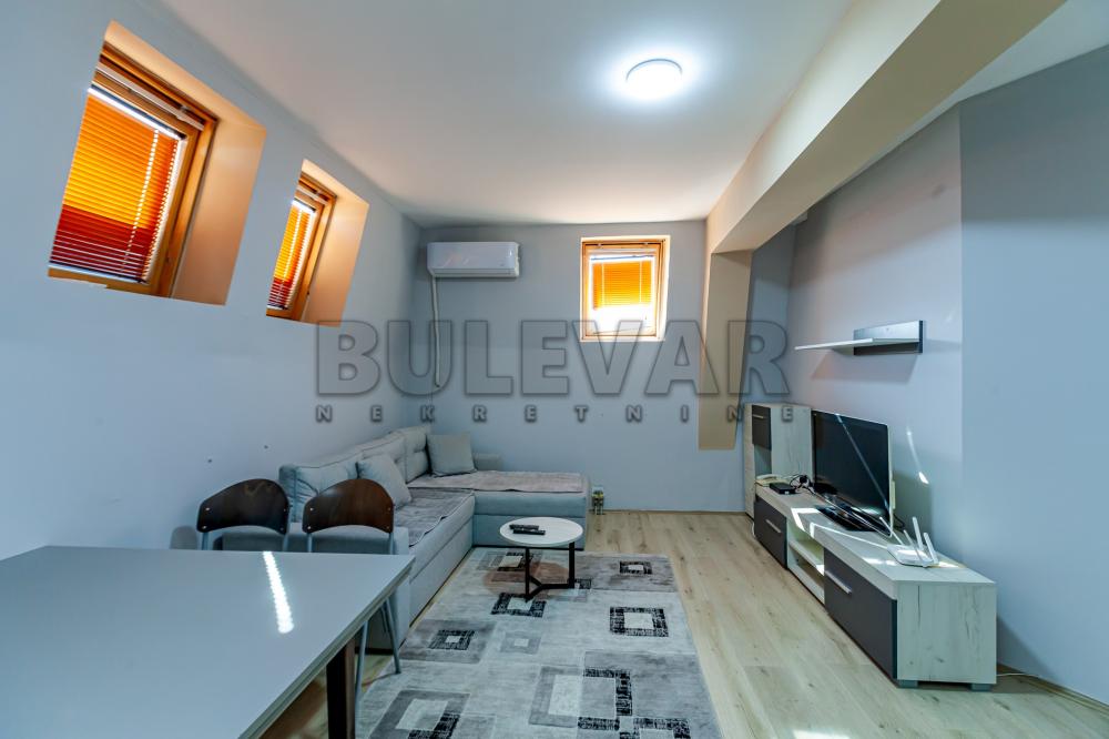 Slika 1 - Kozaračka, Trosoban stan na prodaju, 66m2, 110.000€