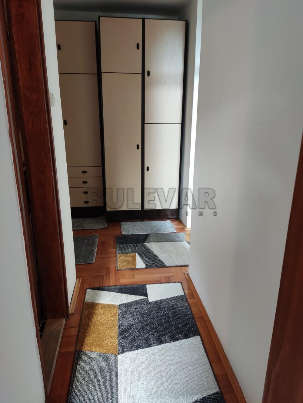 Slika 11 - Uroša Predića, Trosoban stan za izdavanje, 69m2, 400€