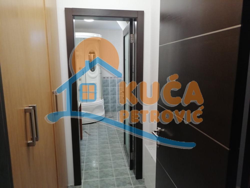 Slika 6 - Milana Rakića, Četvorosoban stan za izdavanje, 150m2, 900€