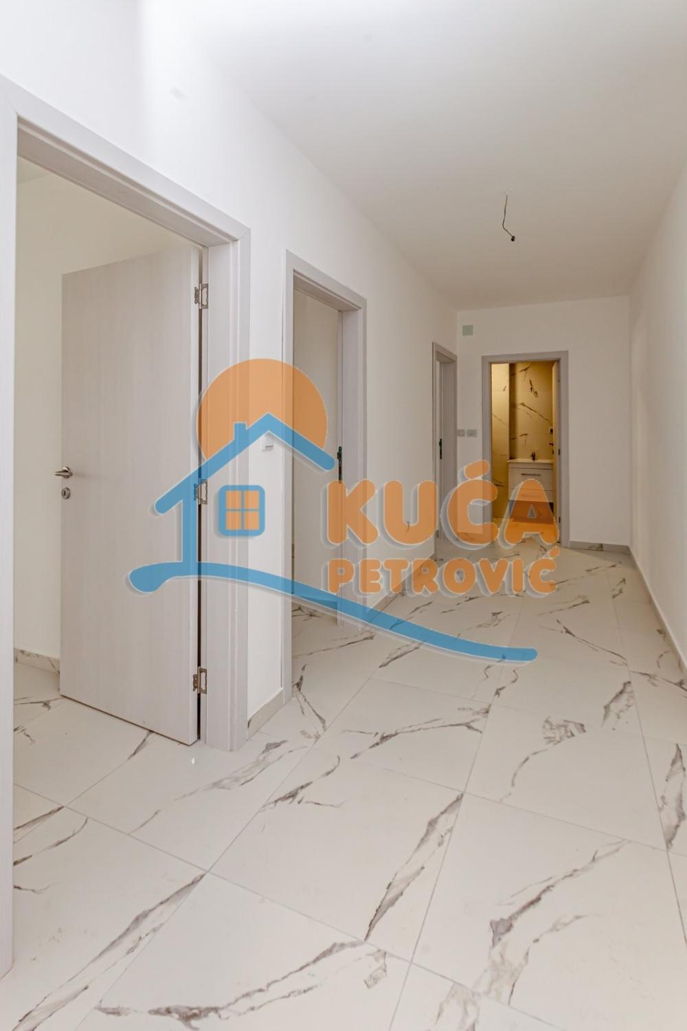 Slika 3 - Vase Pelagića, Dvoiposoban stan na prodaju, 73m2, 145.000€