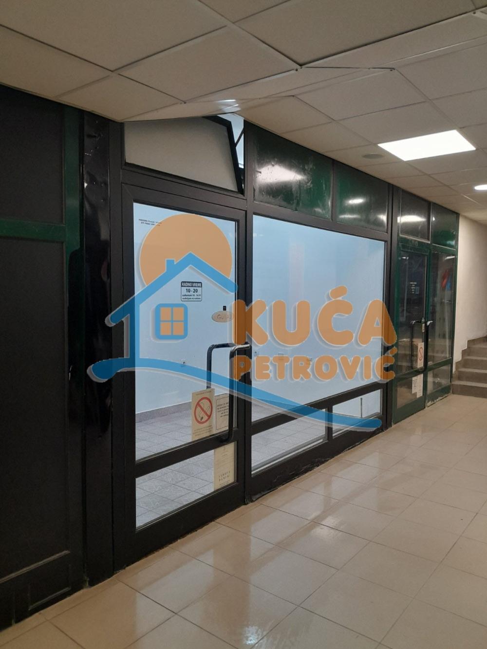 Slika 2 - Obrenovićeva,  Lokal na prodaju, 8m2, 14.700€