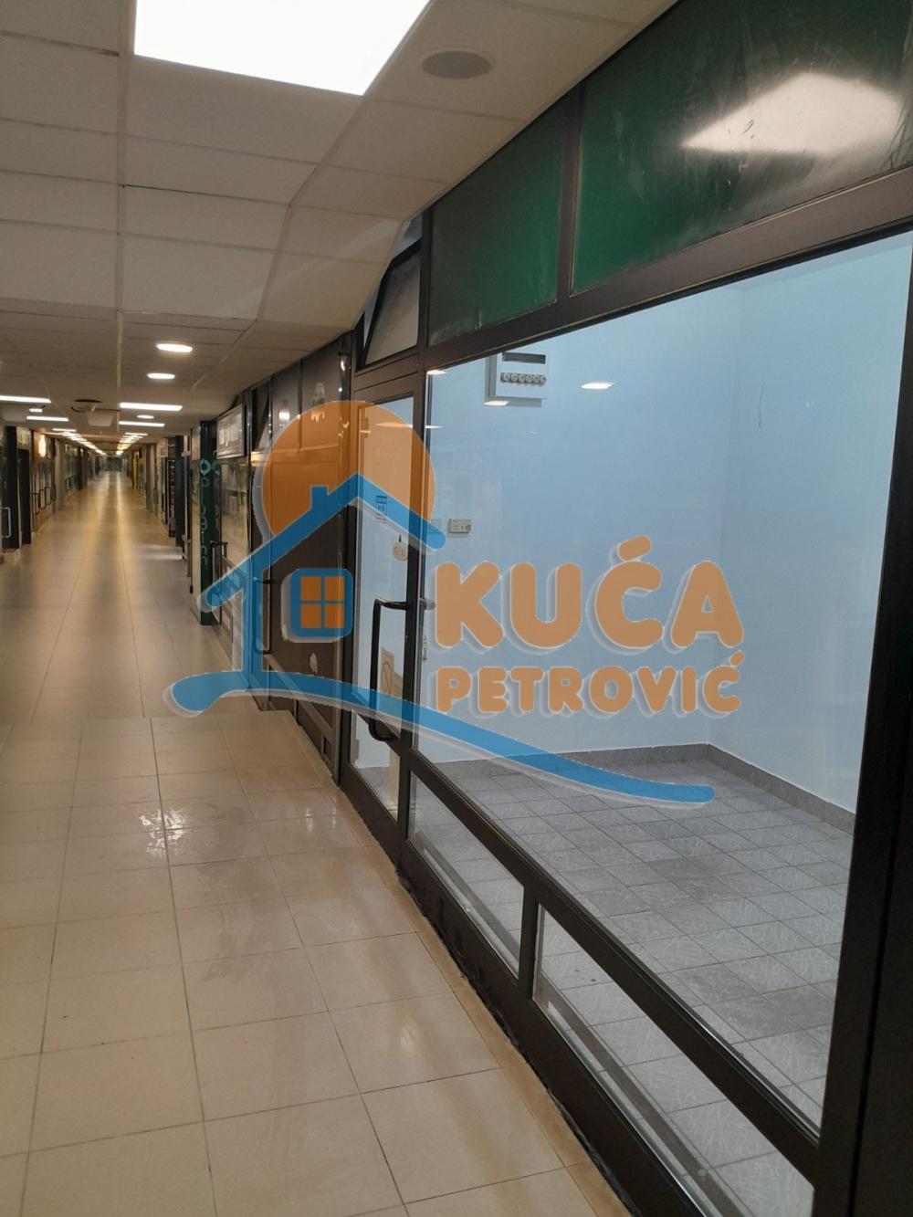 Slika 1 - Obrenovićeva,  Lokal na prodaju, 8m2, 14.700€