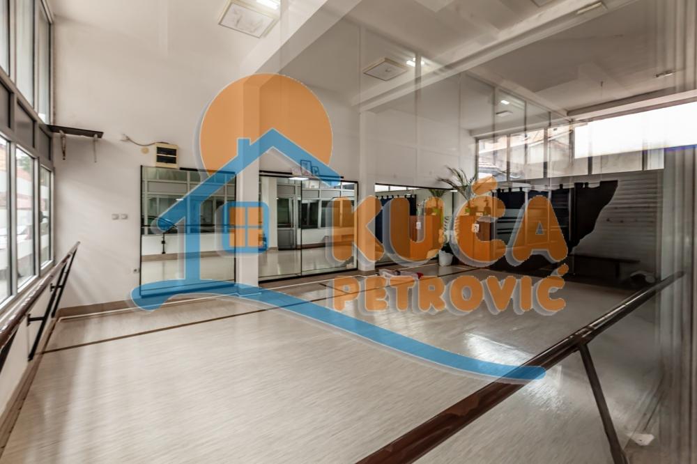 Slika 1 - Vojvode Vuka,  Lokal na prodaju, 51m2, 115.680€