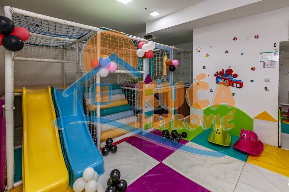 Slika 2 - Vojvode Vuka,  Lokal na prodaju, 140m2, 260.000€