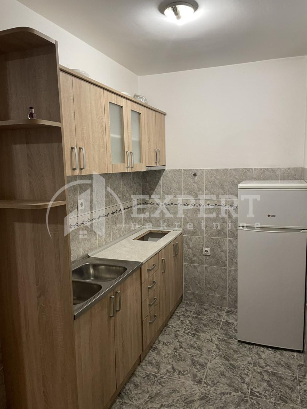 Slika 2 - Zelengorska, Jednoiposoban stan za izdavanje, 45m2, 300€