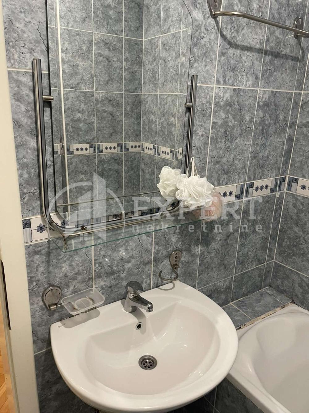 Slika 5 - Zelengorska, Jednoiposoban stan za izdavanje, 45m2, 300€