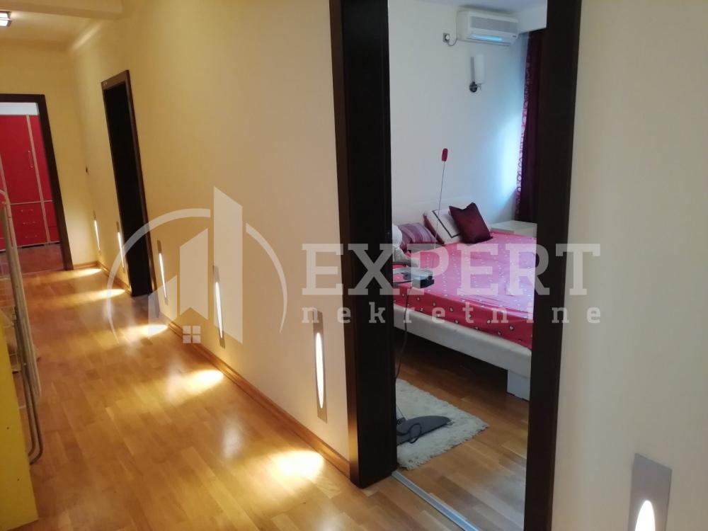 Slika 5 - Milana Rakića, Četvorosoban stan za izdavanje, 150m2, 900€